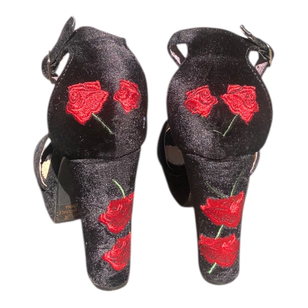 Melly Nottion Black Velvet Embroidered Roses Heels - Picture 4 of 6